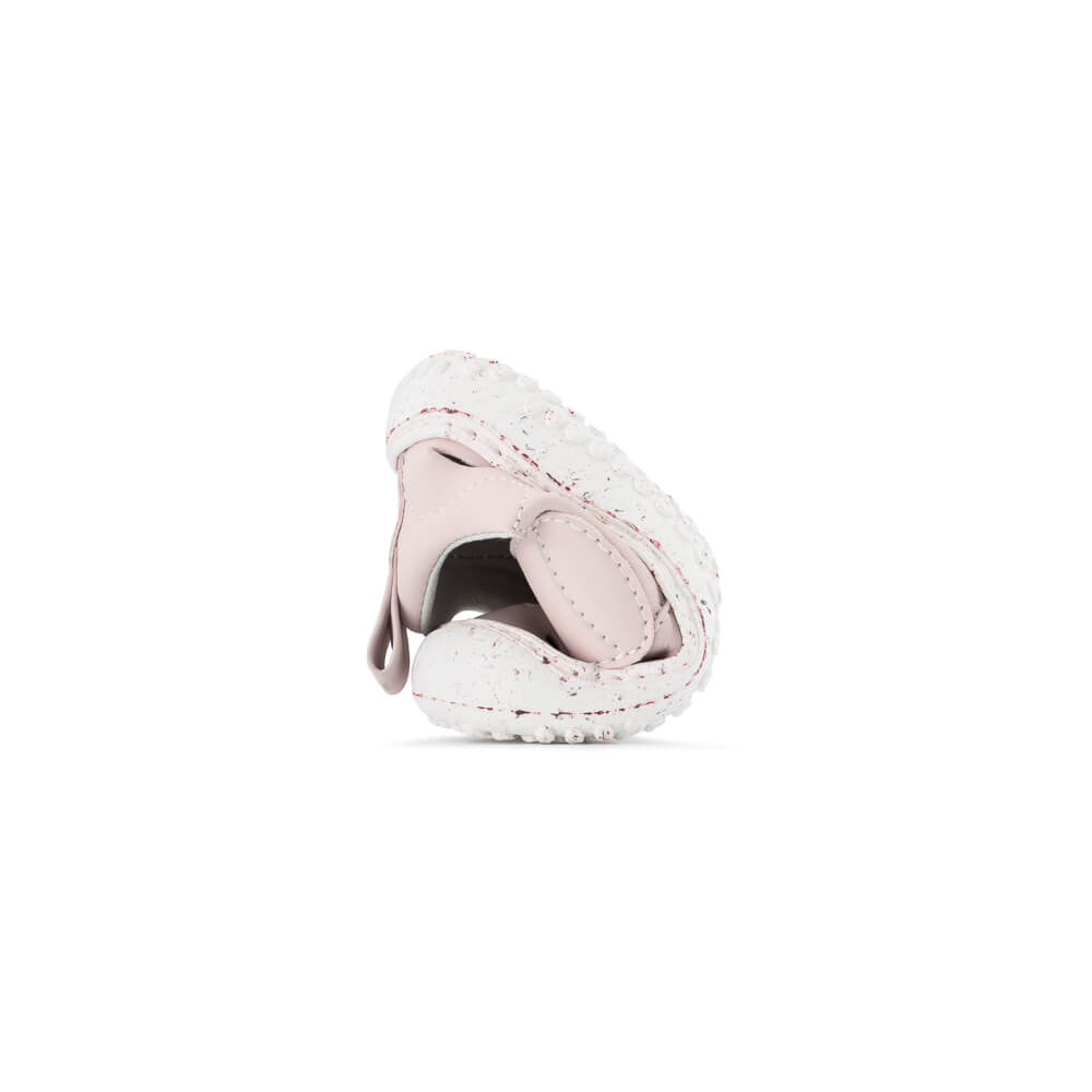 calzado minimalista espacio dedos pies gorditos color rosa palo claro bebe benisa feroz ss24  