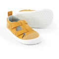 sandalias minimalistas velcro planas ligeras flexibles color amarillo mostaza javea rocker ss24