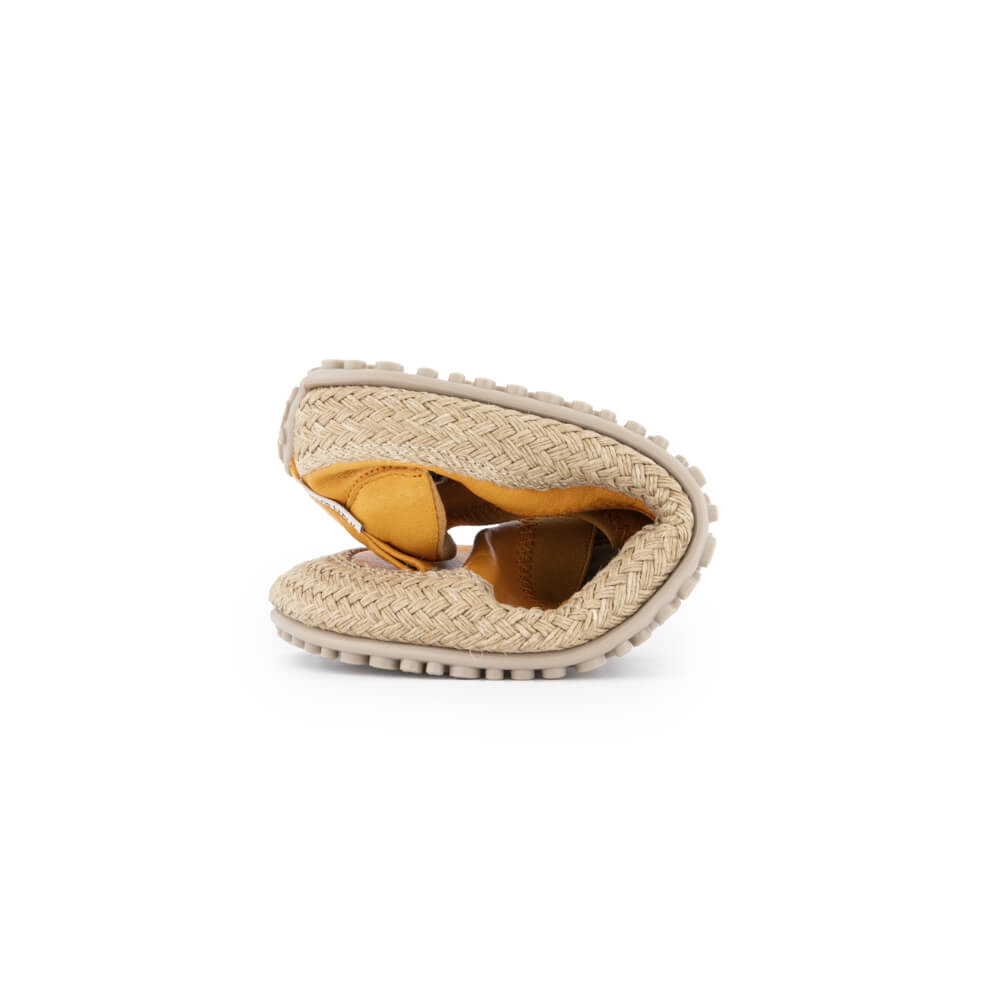 zapatillas alpargatas adulto unisex diseno minimalista respetuoso cuerda resinada piel amarillo mostaza teulada ss24 04