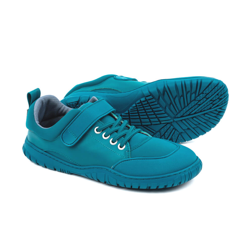 zapatillas diseno filosofia minimalista suela plana fina comoda hombre mujer color acua aqua agua azul claro ss24 bod