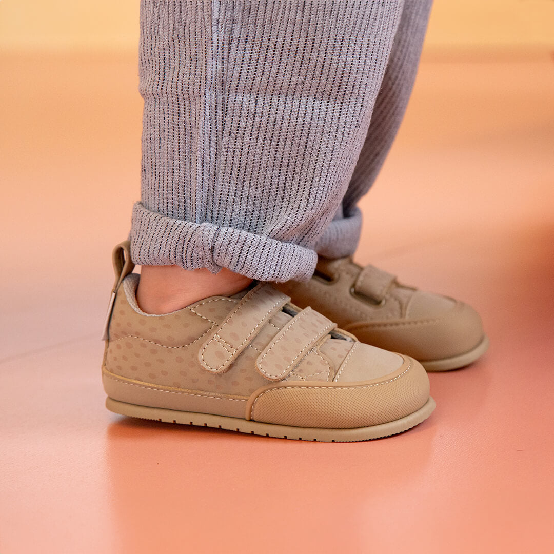 zapatillas minimalistas colores velcro uso diario ninos ninas moraira feroz aw24