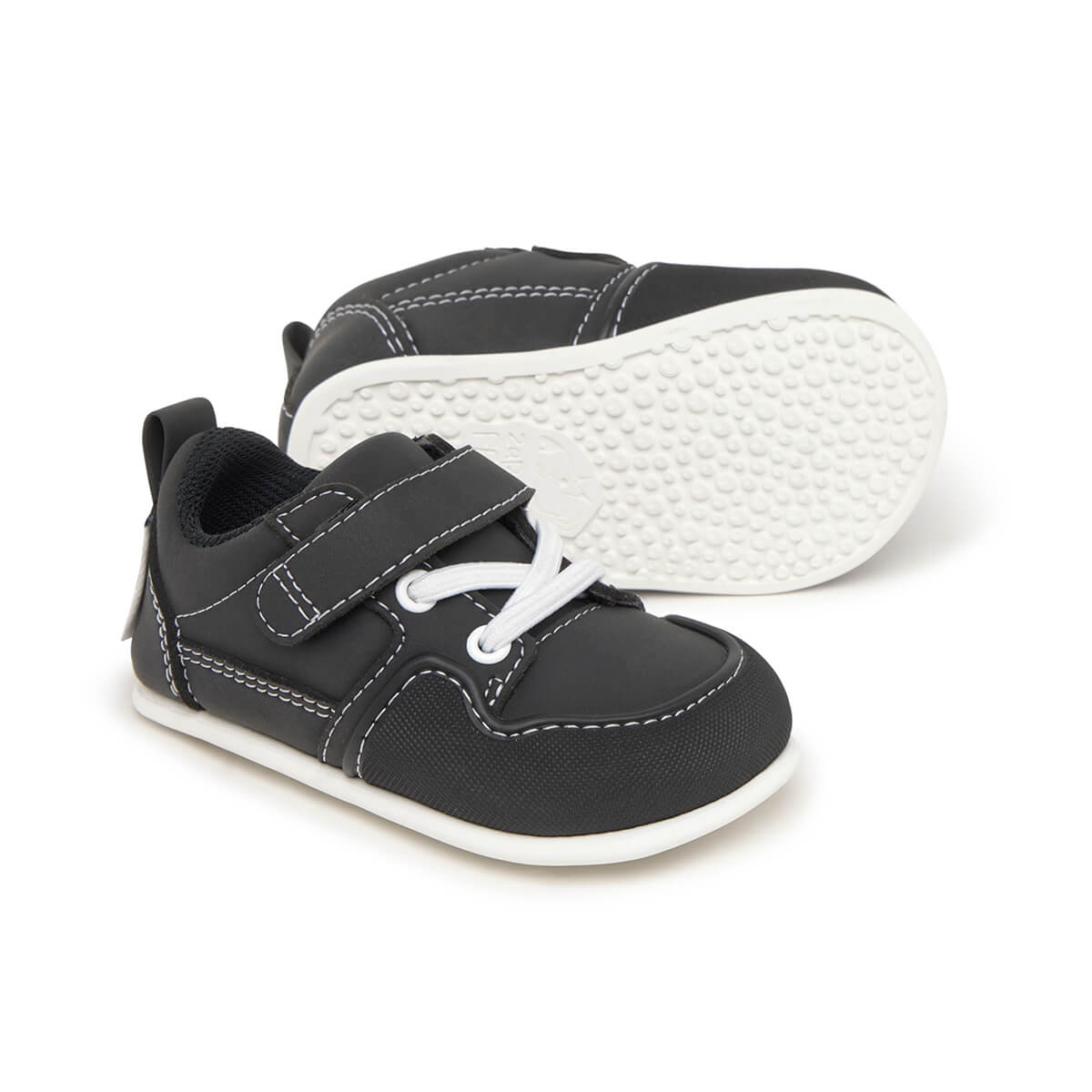 zapatillas respetuosas movimiento autonomia bebe color negro cheste feroz AW25 02