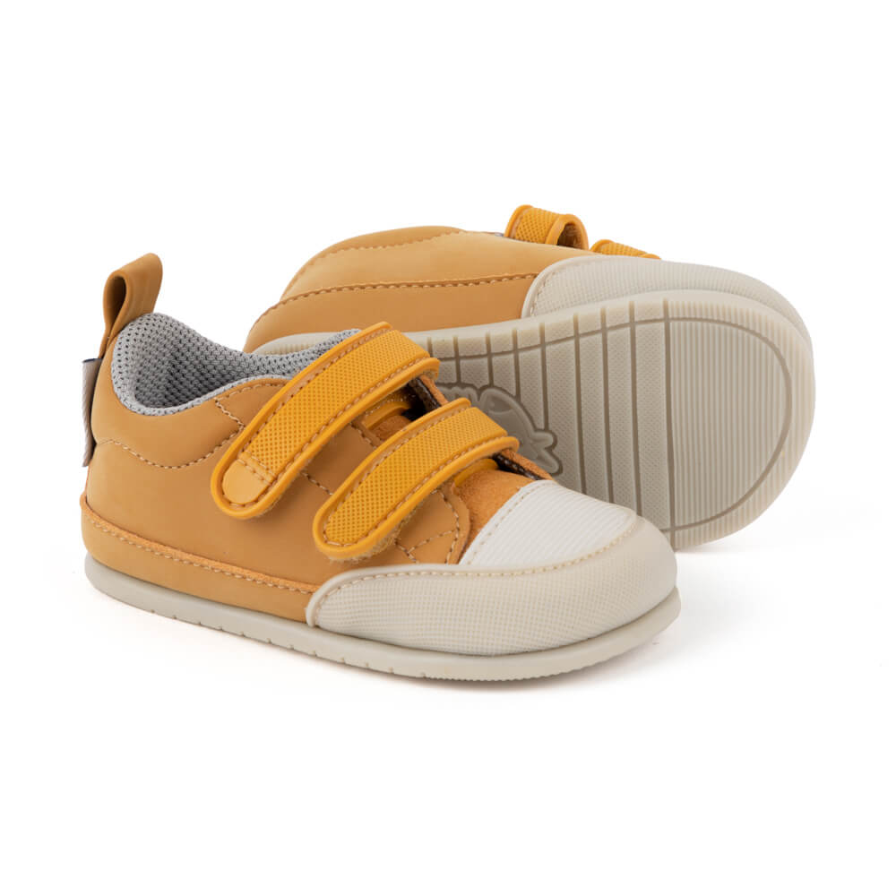 Moraira Feroz AW23 Mostaza Microfibra Nobuck ,Las zapatillas deportivas respetuosas con los pies de los bebés.