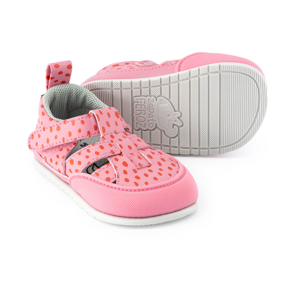 calzado verano favorece respeta desarrollo natural pie pisada bebes color rosa puntos irta feroz ulises ss24  