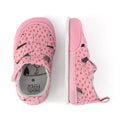 calzado verano favorece respeta desarrollo natural pie pisada bebes color rosa puntos irta feroz ulises ss24