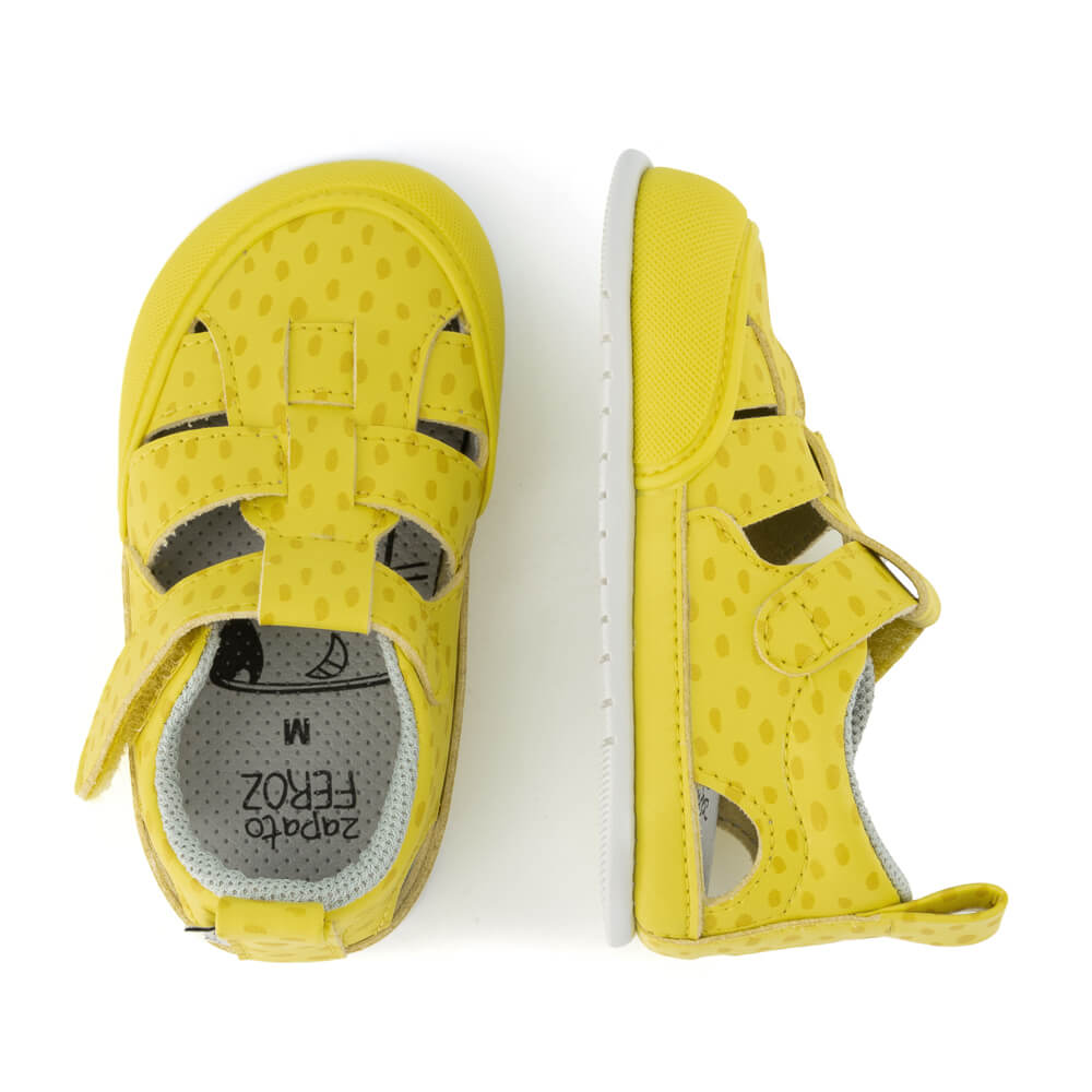 sandalias sin forro costuras sumergibles agua secado rapido bebes color amarillo puntitos irta feroz ulises ss24