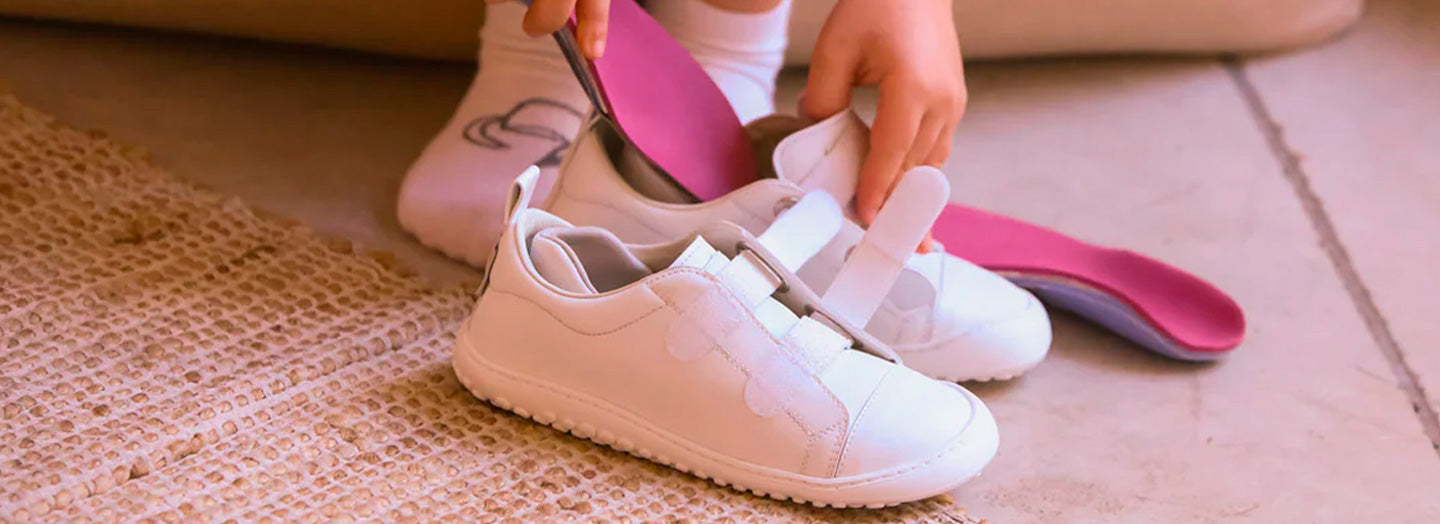 Contrafuerte para uso con plantillas ortopédicas en calzado infantil