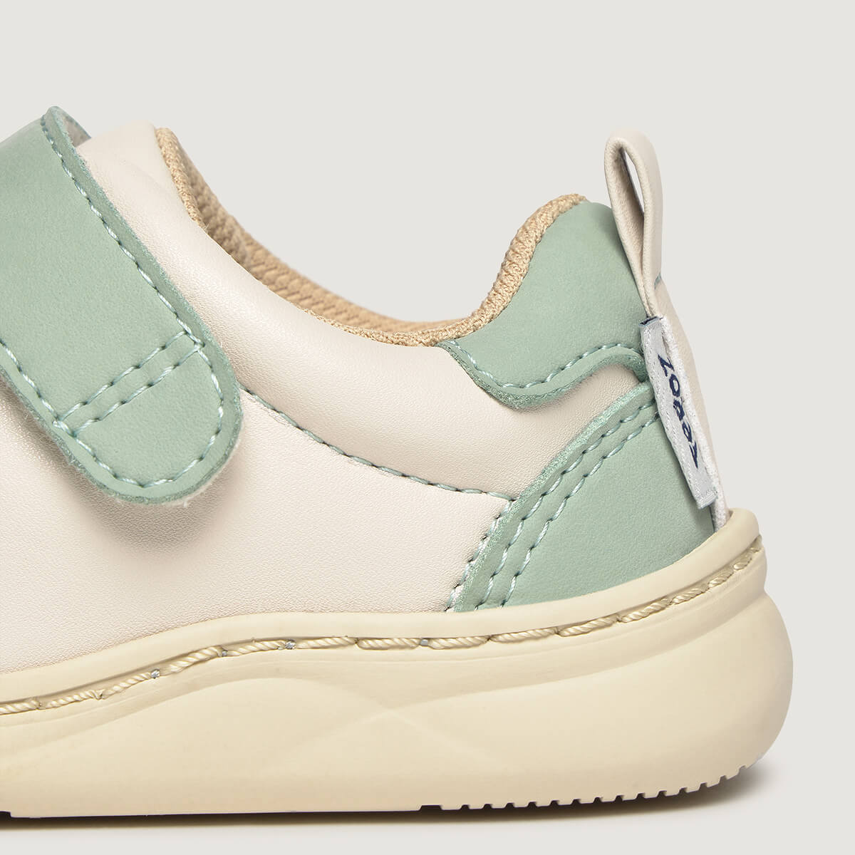 Detalle Olocau Rocker | Beige Mint Microfibra Micronobuck