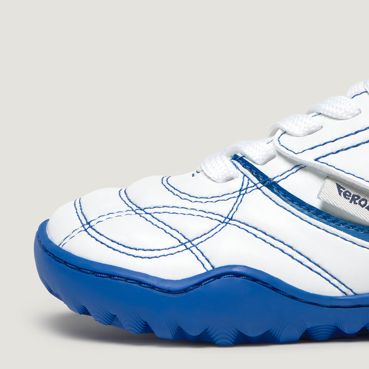 Detalle Amunt | Blanco Azul Royal Microfibra