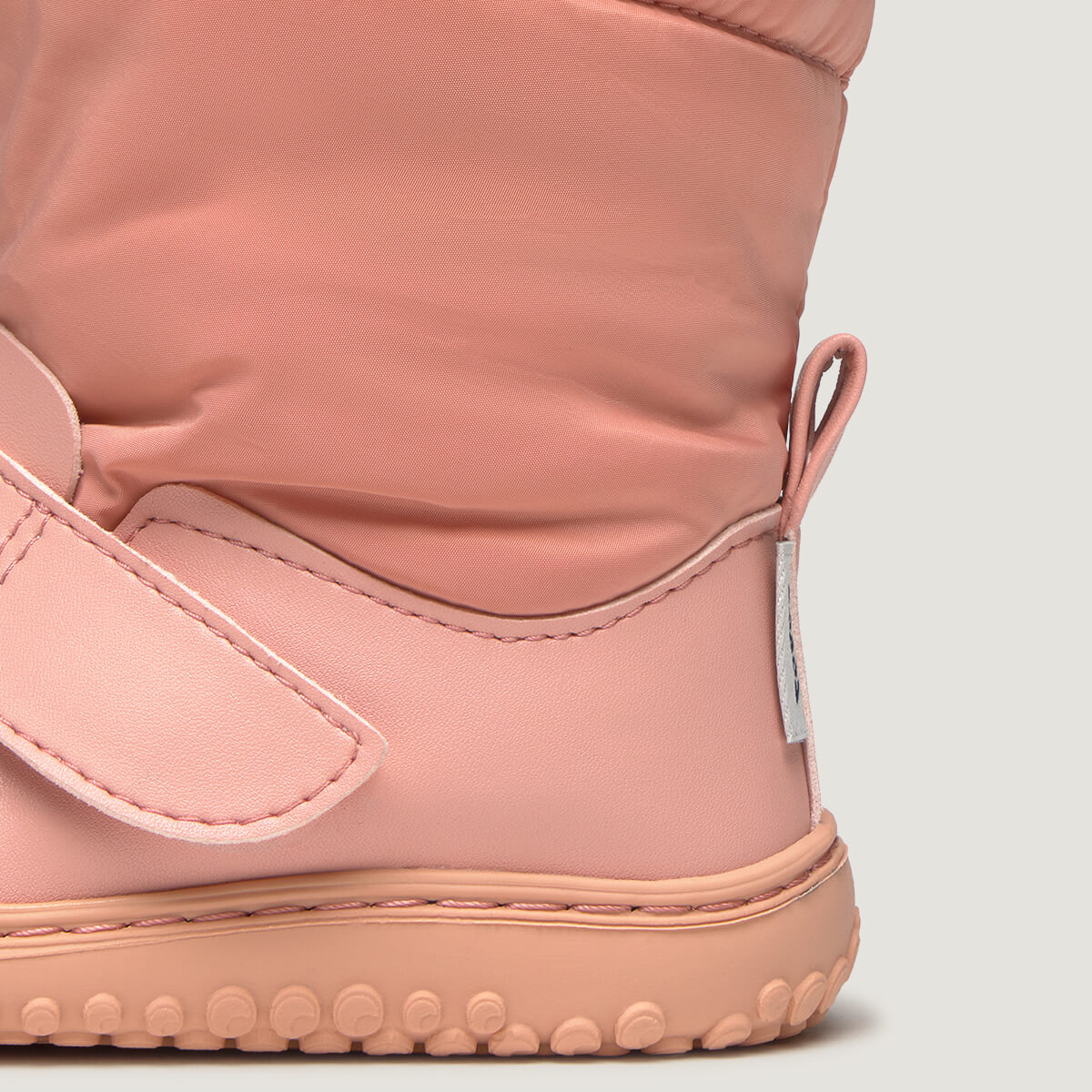 Detalle Bernia Rocker | Rosa Microfibra