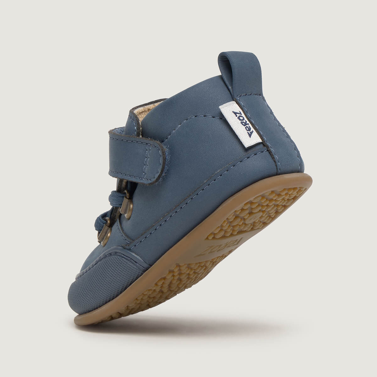 Detalle Serra Feroz | Azul Denim Microfibra Nobuck