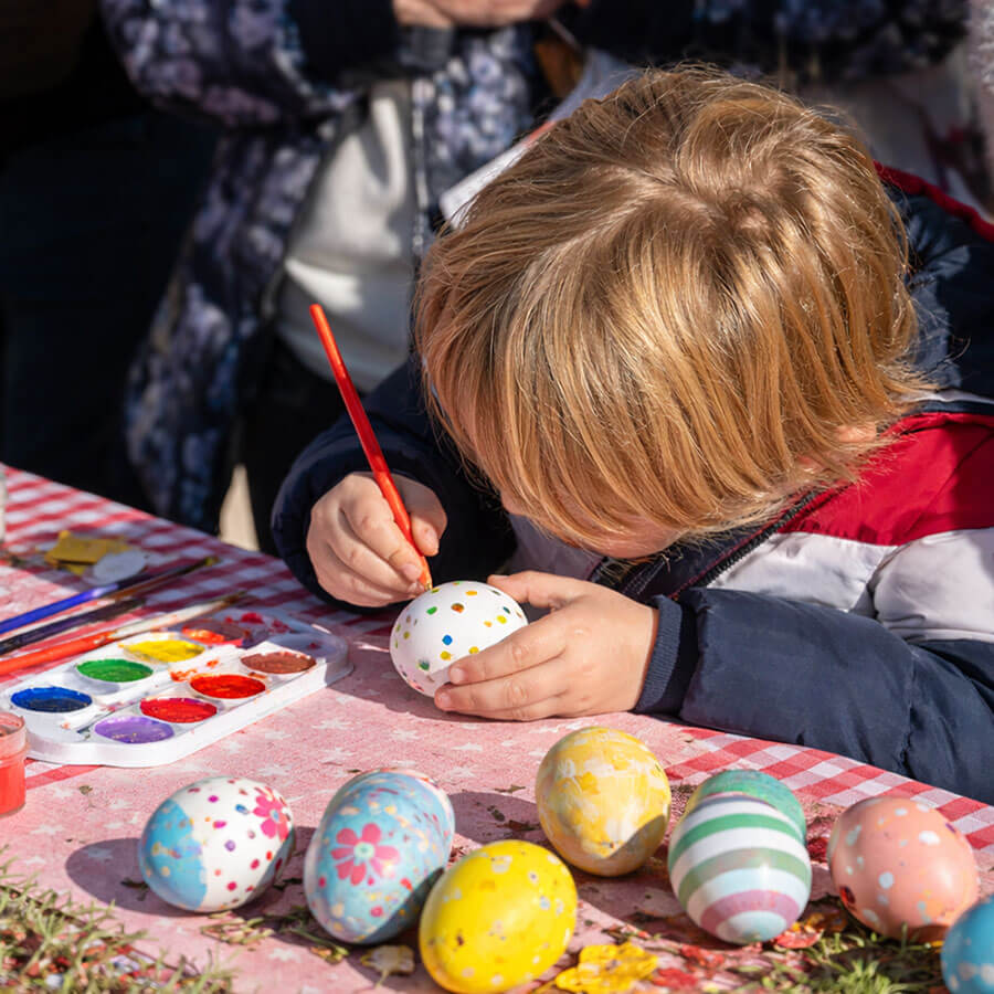 Taller de decoración de huevos de Pascua