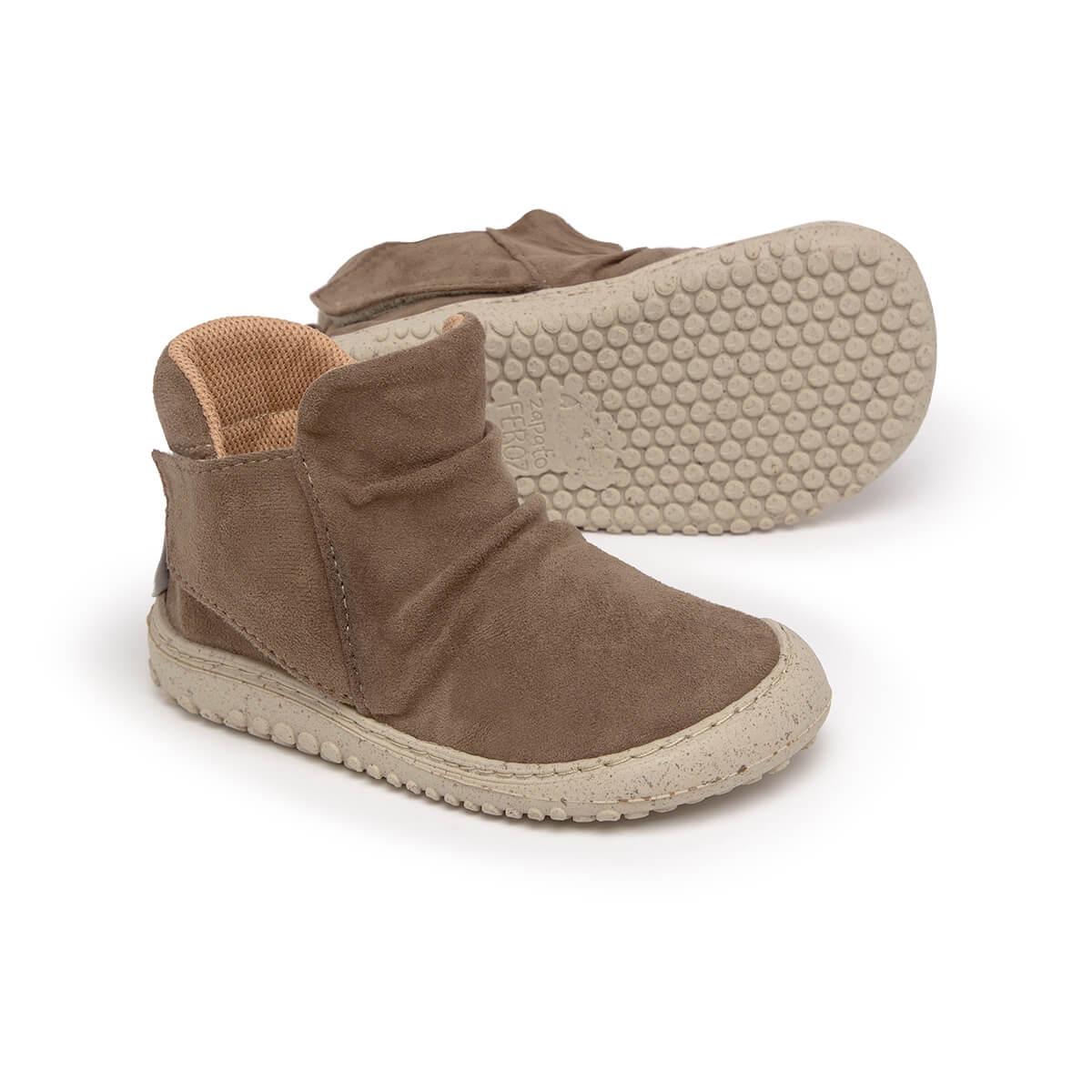 botas botines minimalistas otono invierno color taupe gris marron chelva rocker aw24 02