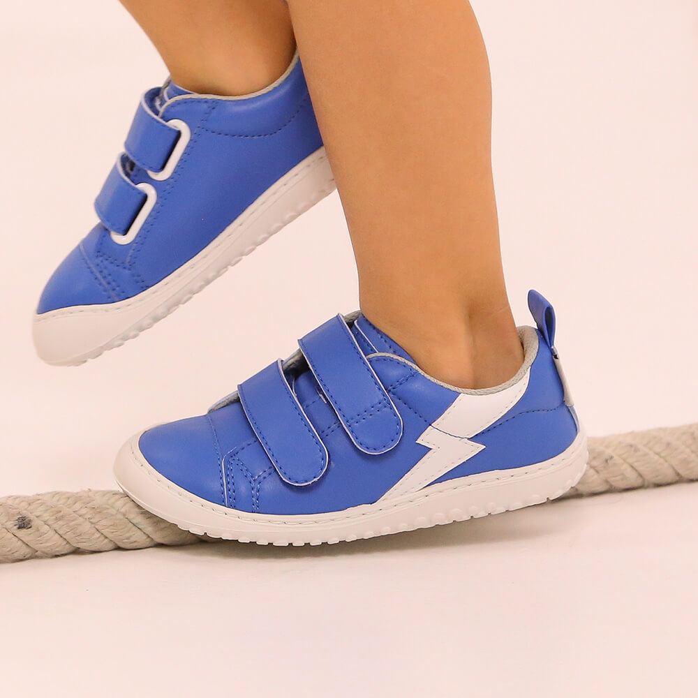 calzado respetuoso movimiento bebes color azul royal moraira rayo rocker ss26