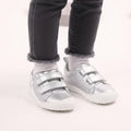 Calzado respetuoso movimiento pisada consciente bebe color plata blanco moraira rayo rocker 05