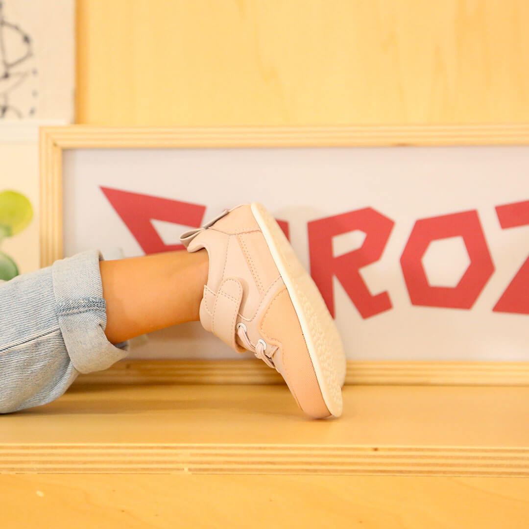 Puesta cheste feroz | Blanco Gris Microfibra | Rosa Serraje Reciclado | Azul Denim Microfibra Nobuck | Mint Serraje Reciclado | Beige Serraje Reciclado | Rosa Palo Microfibra | Rojo Microfibra | Negro Microfibra Nobuck