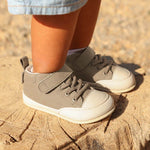 portada jucar feroz calzado barefoot bebe |  Fresa Microfibra Nobuck | Gris Microfibra Nobuck | Nut Microfibra | Azul Microfibra Nobuck | Kaki Microfibra Nobuck | Rosa Palo Microfibra Nobuck | Blanco Microfibra | 