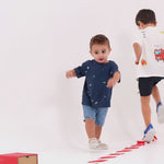 Video de zapatillas para bebé modelo Tibi, con diseño ergonómico y respetuoso para el desarrollo saludable del pie
