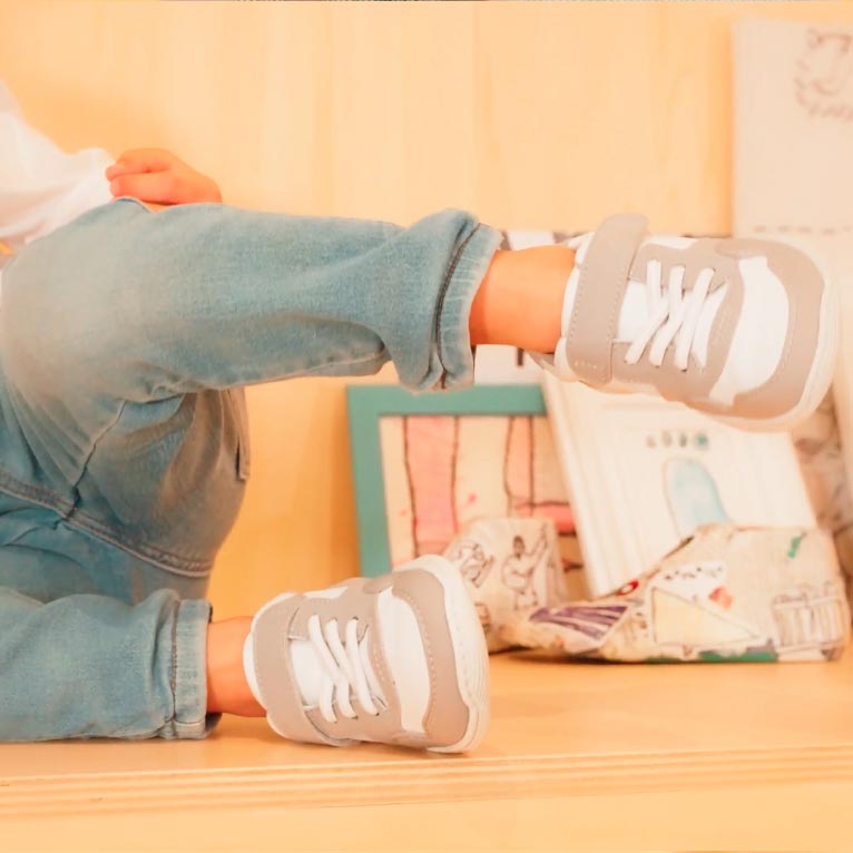 Video Olocau Infantil AW2 Zapato Feroz
