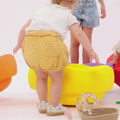 Video de zapatillas infantiles barefoot para bebé modelo Turia, cómodas, flexibles y respetuosas con el desarrollo del pie.