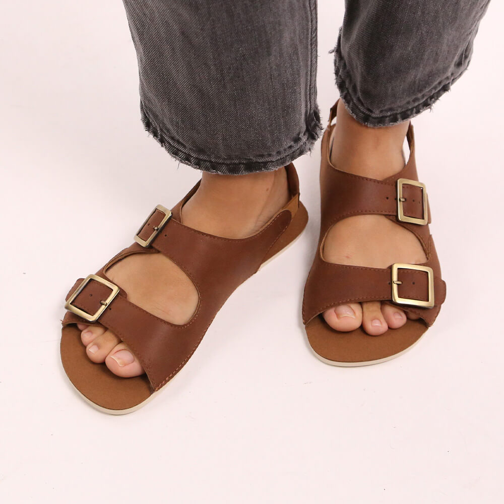 sandalia adulto minimalista respetuosa libertad movimiento hombre mujer saler ss26 nut