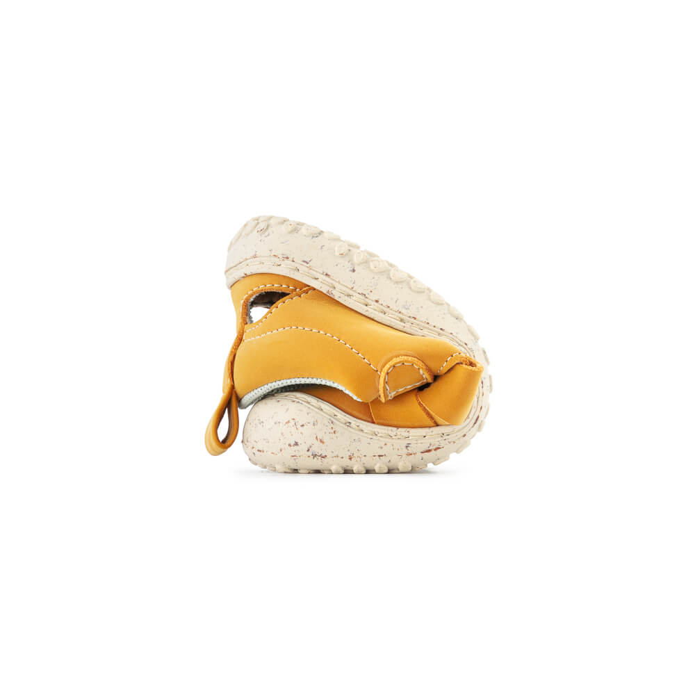sandalias minimalistas veganas ajuste elasticos ninos ninas color amarillo mostaza canet rocker ss24