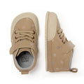 zapatillas botas botines cordones velcro microfibra nobuck bebe color beige beis piedra jucar pikler feroz aw24 03
