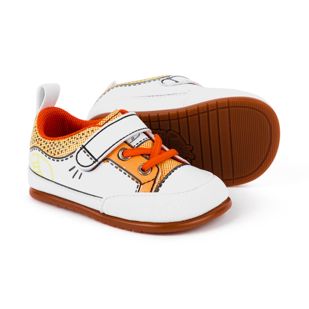 Paterna Comic Feroz AW23 Naranja Microfibra ,La zapatilla molona con estampado cómic que le da libertad plena a tu bebé