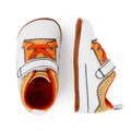 Paterna Comic Feroz AW23 Naranja Microfibra ,La zapatilla molona con estampado cómic que le da libertad plena a tu bebé
