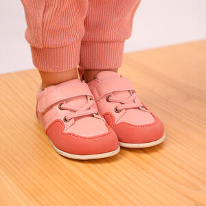 zapatillas respetuosas movimiento autonomia bebe color gris cheste feroz aw25
