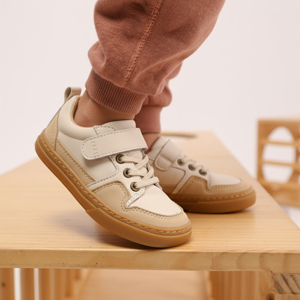 zapatillas respetusas estilo old school ninos color beige cheste rocker AW25