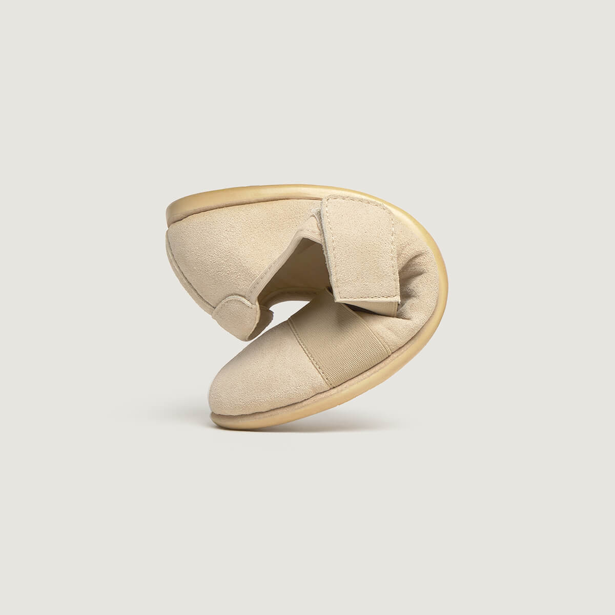 zapato respetuoso barefoot aitana freekers adulto | beige serraje reciclado | plegado