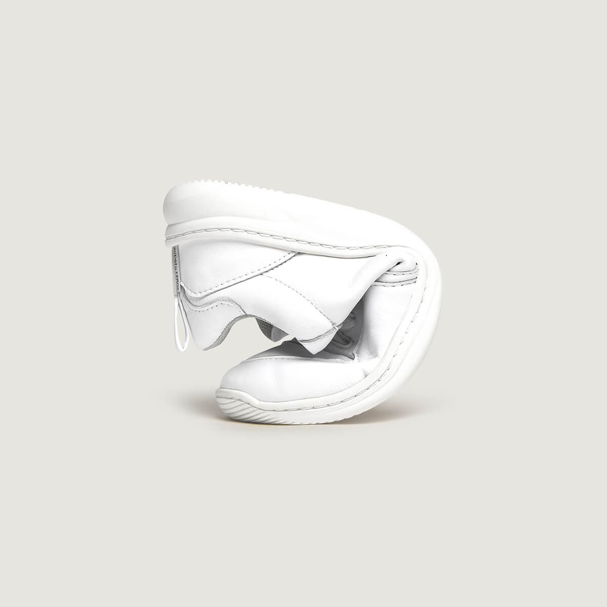 zapato respetuoso barefoot olocau freekers adulto | blanco piel | plegado